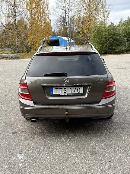 Mercedes-Benz C220 2010 photo 4
