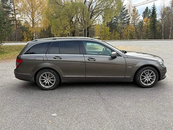 Mercedes-Benz C220 2010 photo 3