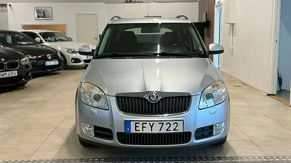 Skoda Fabia 2009 photo 2