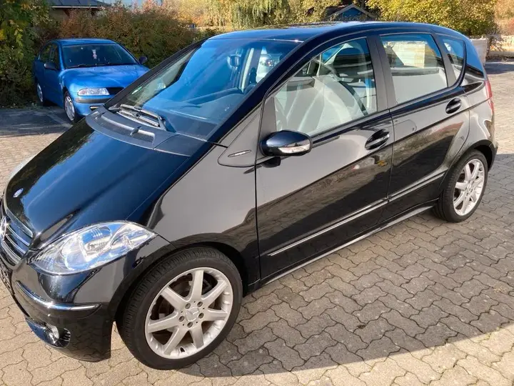 Mercedes-Benz A200