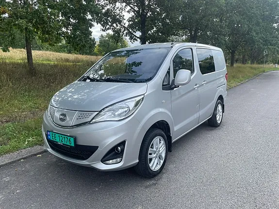 BYD T3