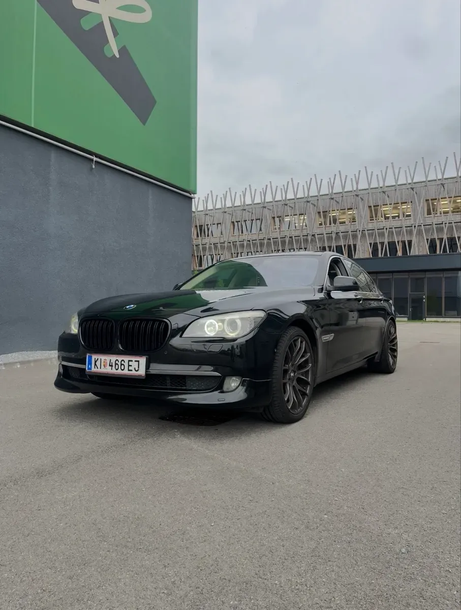 BMW 7 Series 2008 photo 2