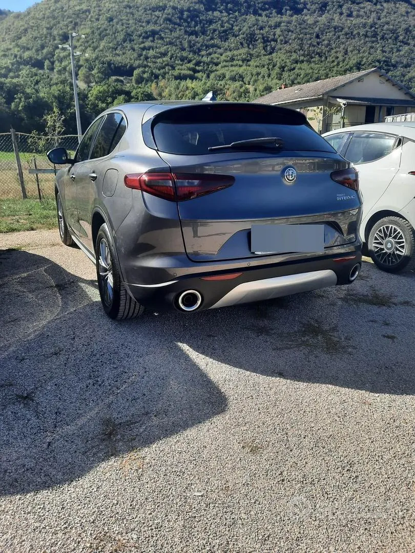 Alfa Romeo Stelvio 2018 photo 2