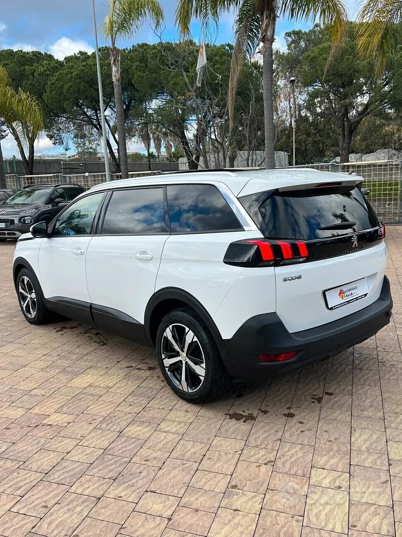 Peugeot 5008 2018 photo 3