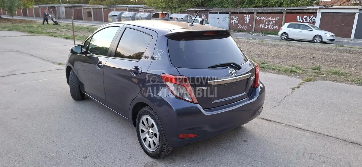 Toyota Yaris 2012 photo 3
