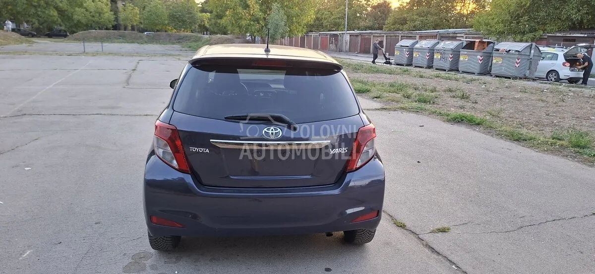 Toyota Yaris 2012 photo 5