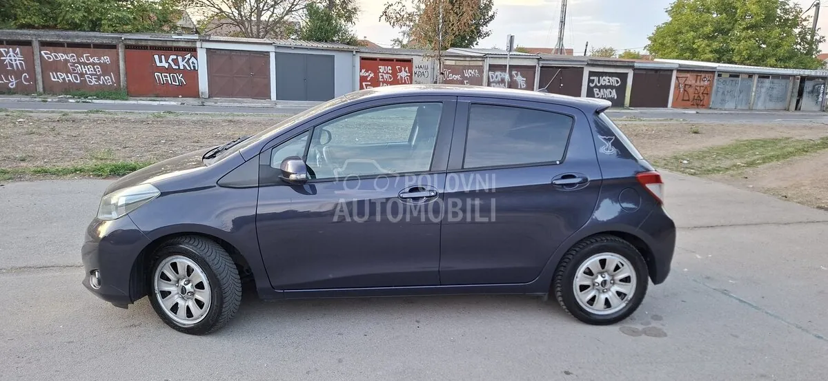 Toyota Yaris 2012 photo 4