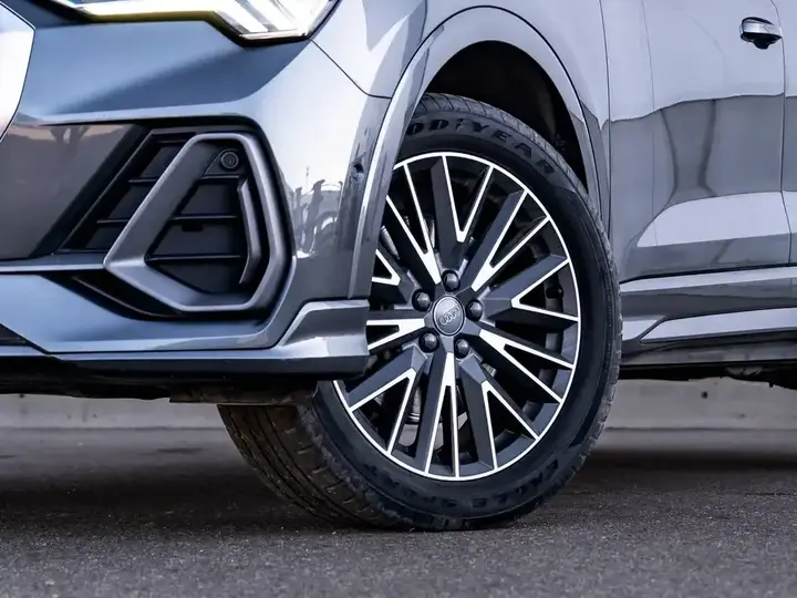 Audi Q3 2020 photo 5