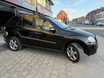 Mercedes-Benz M-Class 2009 photo 3