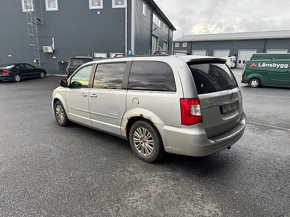 Lancia Voyager 2012 photo 4