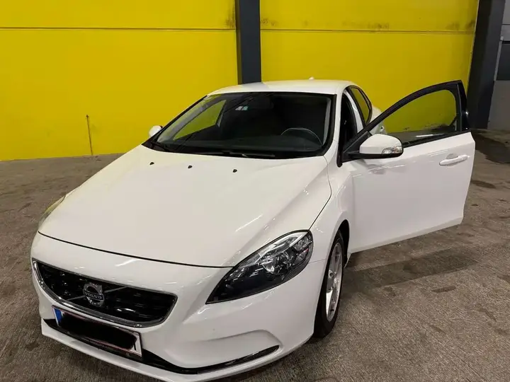 Volvo V40 2015 photo 2