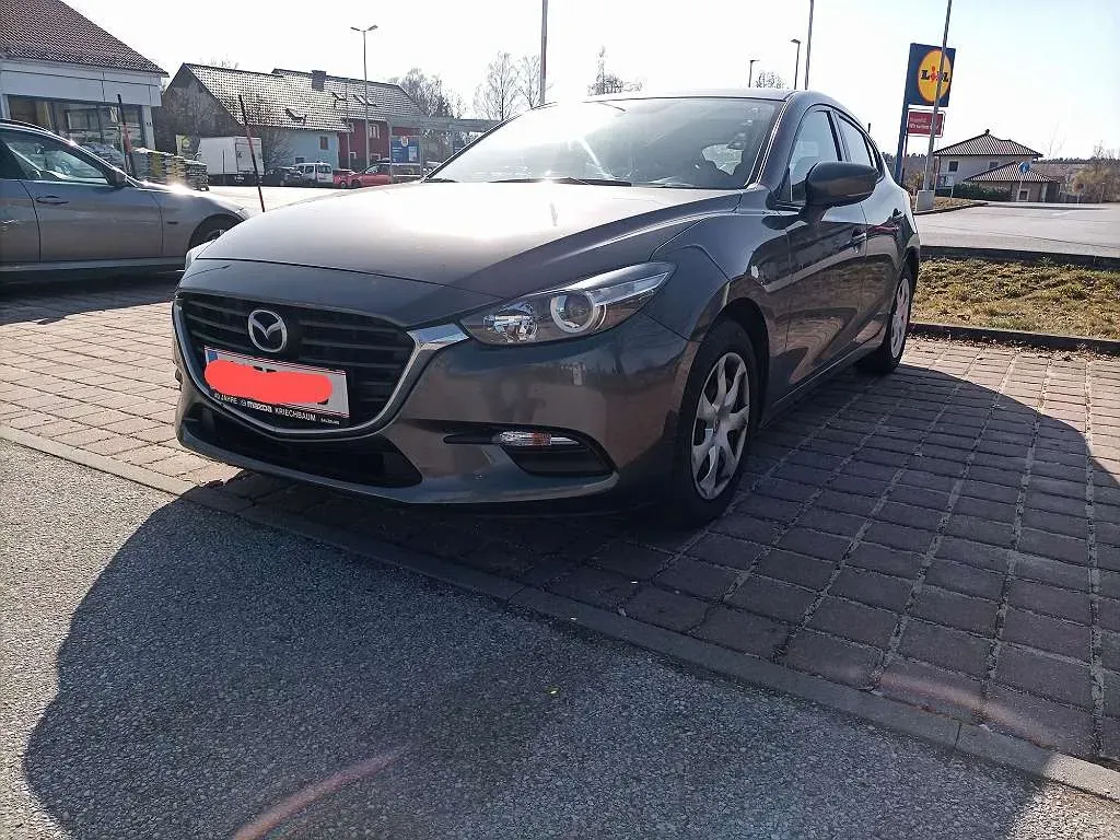Mazda Mazda3 2018 photo 2