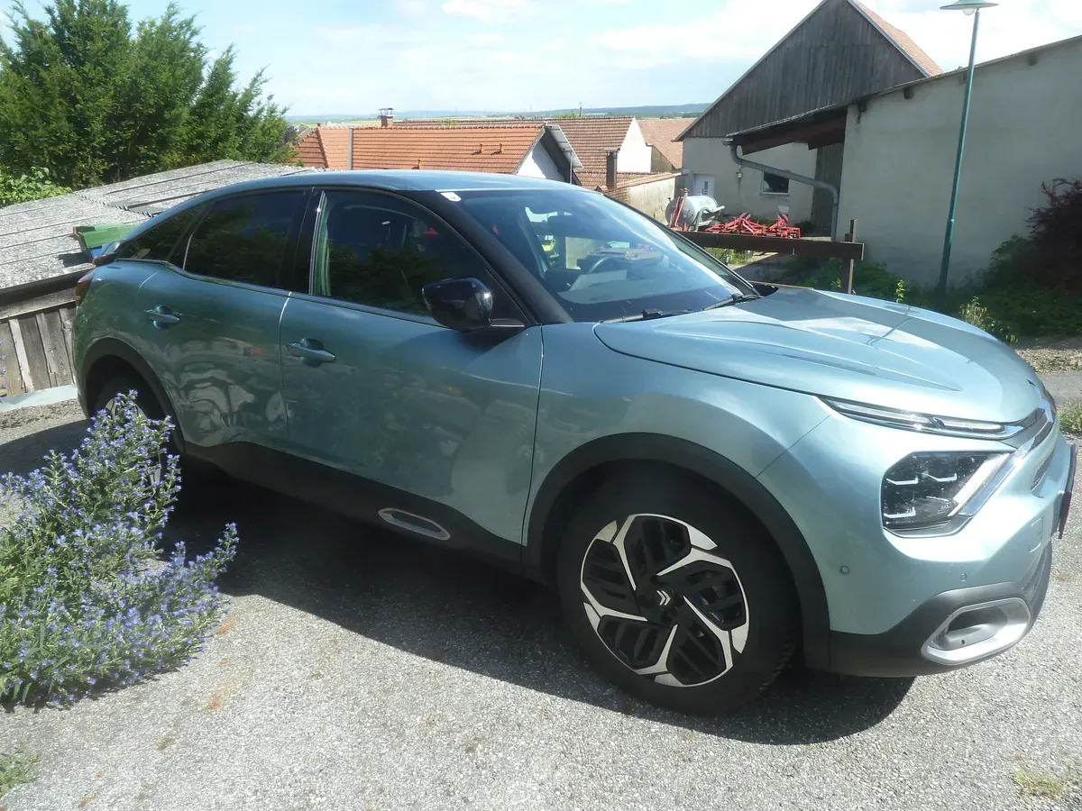 Citroen C4 2023 photo 3