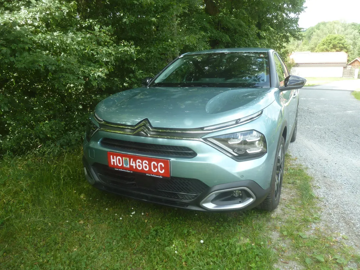Citroen C4 2023 photo 2