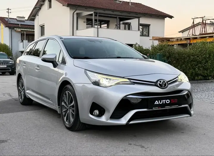 Toyota Avensis 2016 photo 3