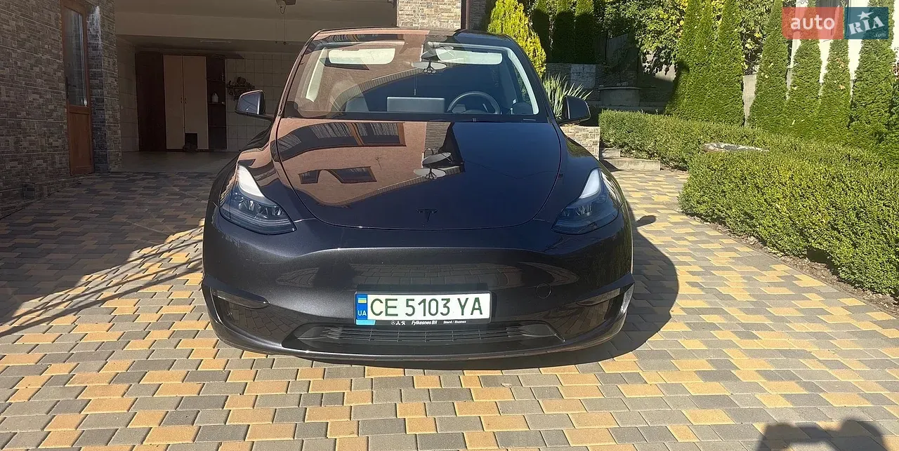 Tesla Model Y 2024 photo 2
