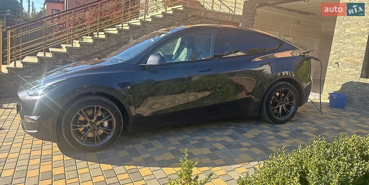 Tesla Model Y 2024 photo 4