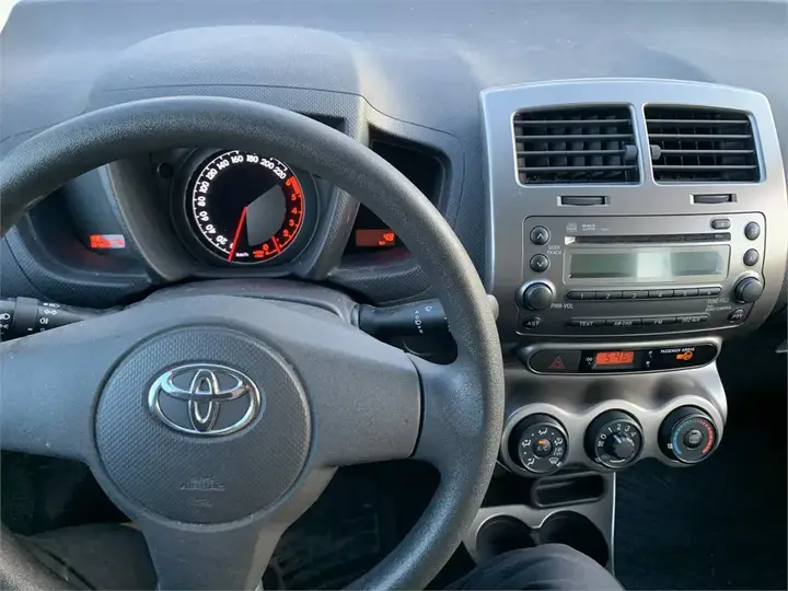 Toyota Urban Cruiser 2012 photo 2