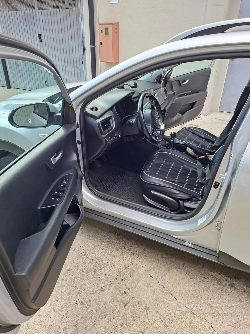 Kia Stonic 2022 photo 4