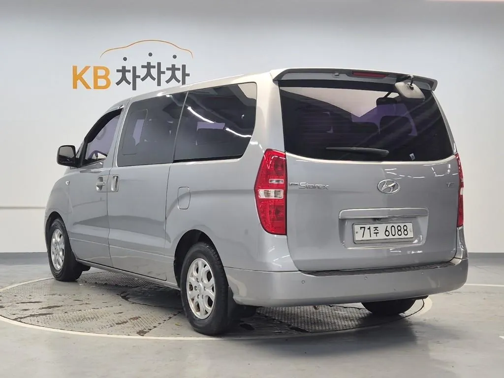 Hyundai Starex 2016 photo 2