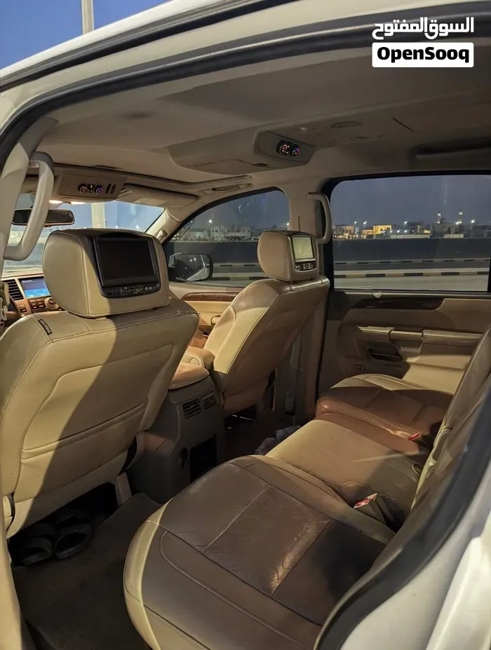 Nissan Armada 2013 photo 4