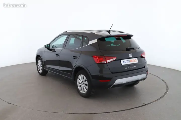 Seat Arona 2019 photo 2