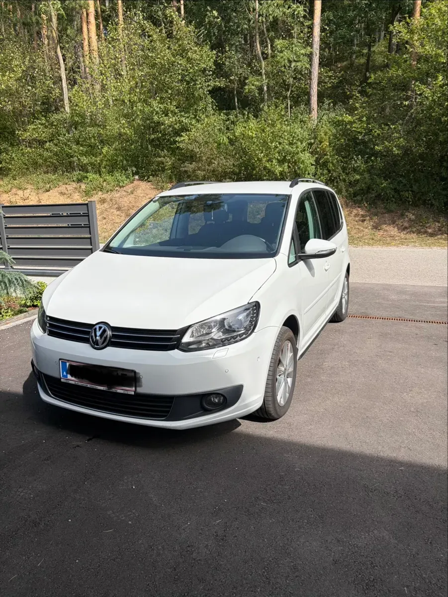 Volkswagen Touran 2015 photo 2