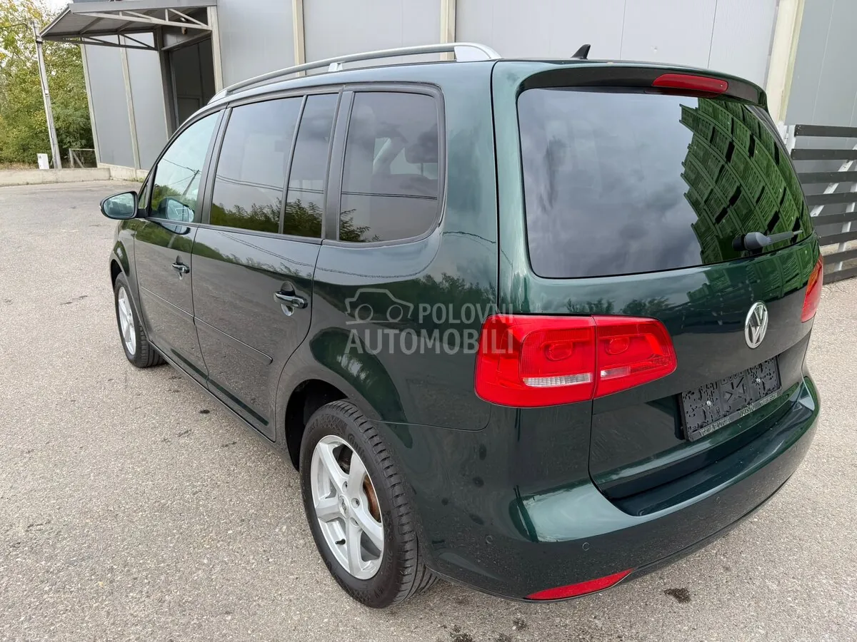 Volkswagen Touran 2012 photo 5