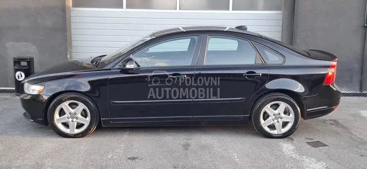 Volvo S40 2010 photo 5