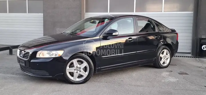 Volvo S40 2010 photo 4