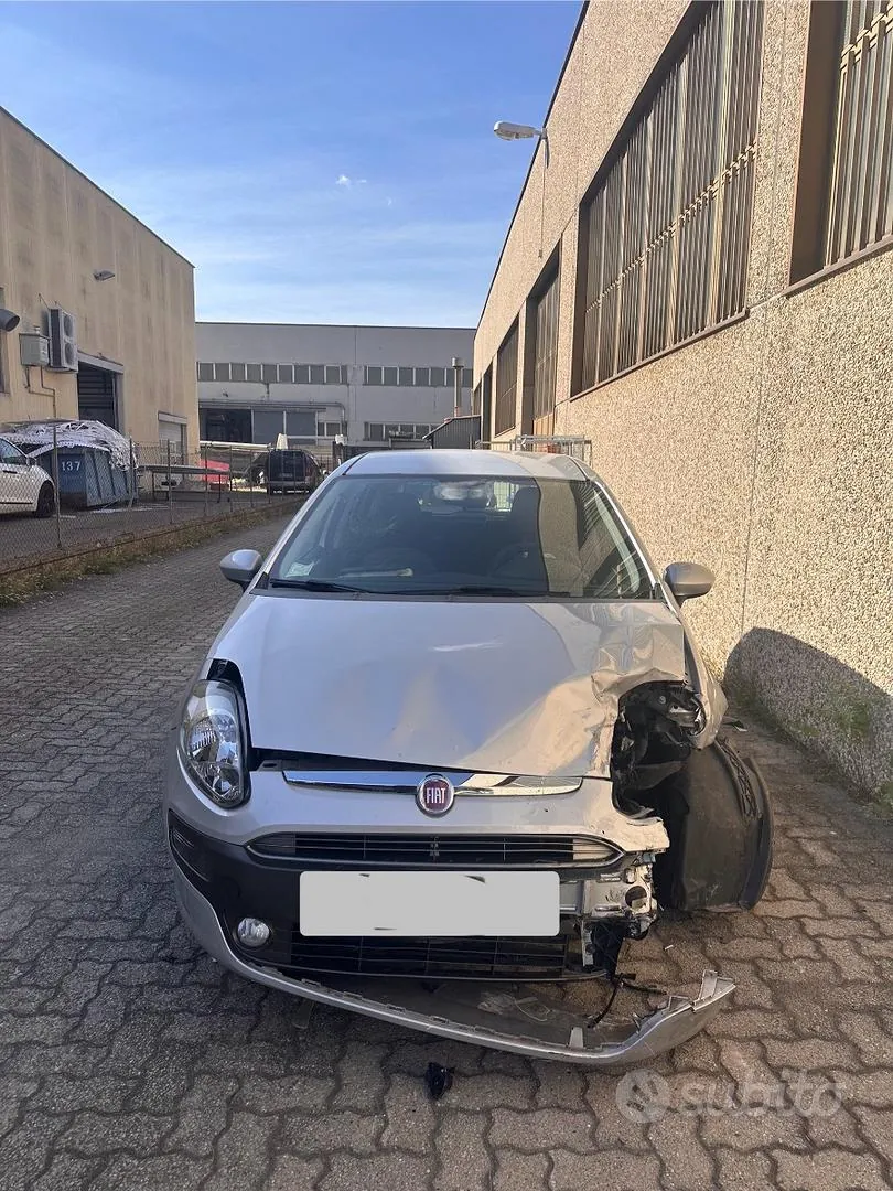 Fiat Grande Punto 2009 photo 3