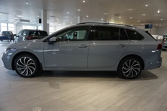 Volkswagen Golf I 2022 photo 2