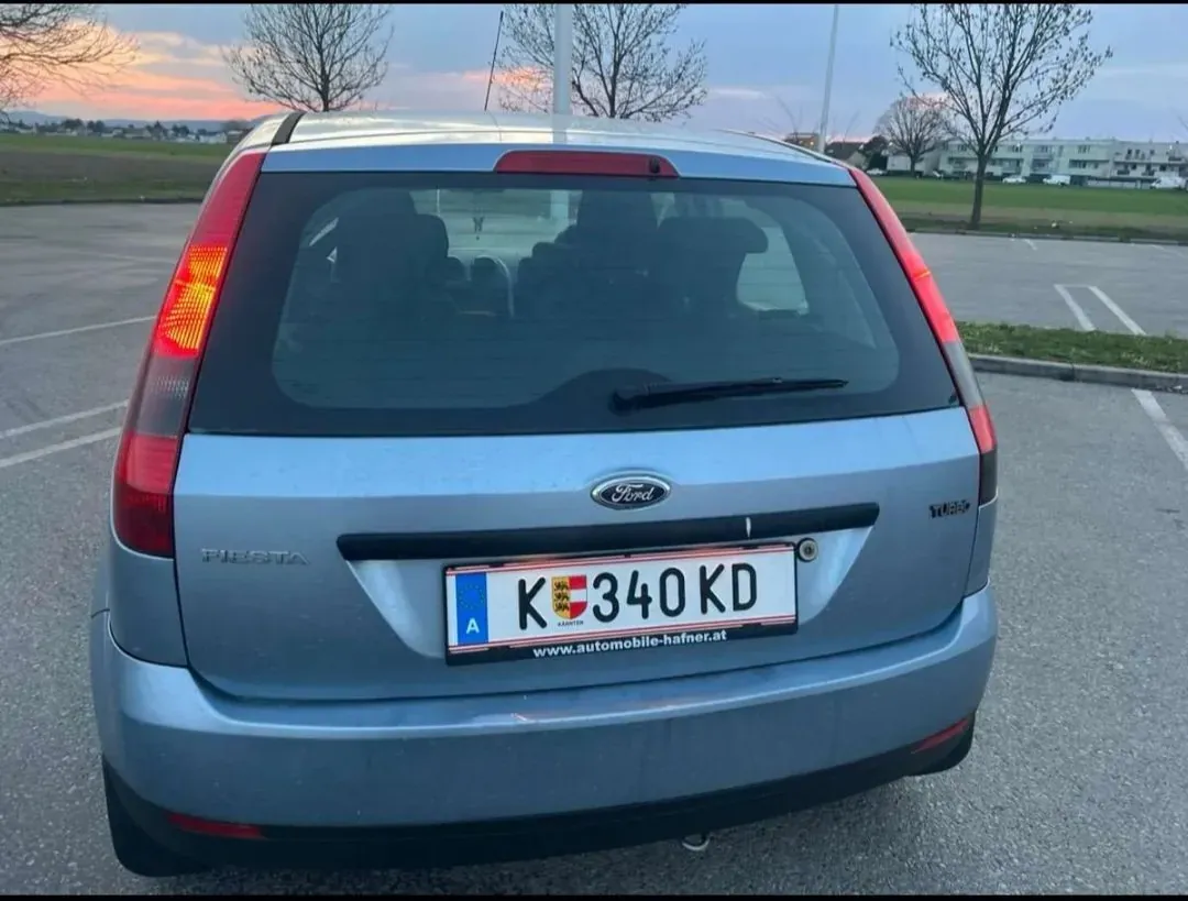 Ford Fiesta 2005 photo 2