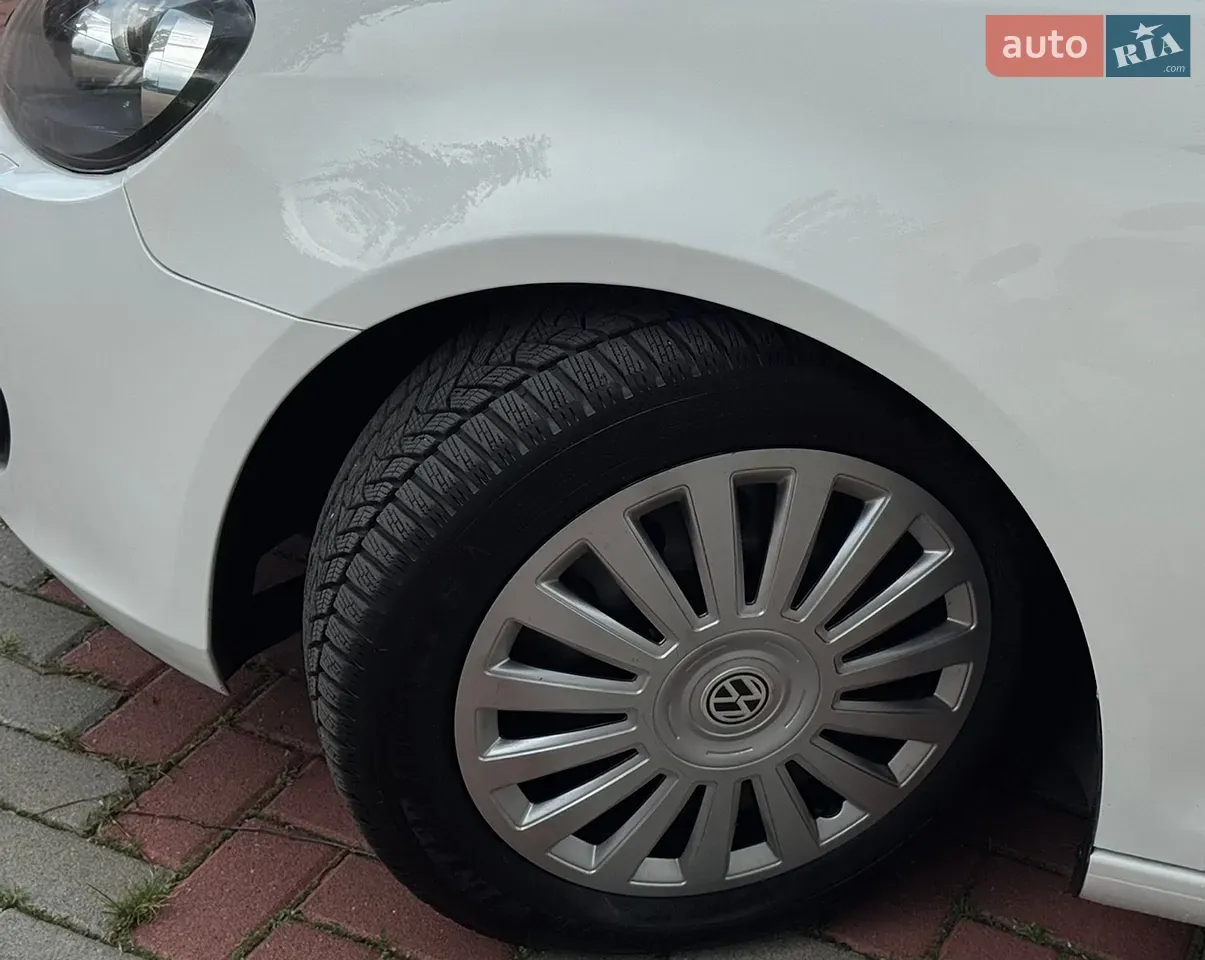 Volkswagen Golf 2010 photo 4