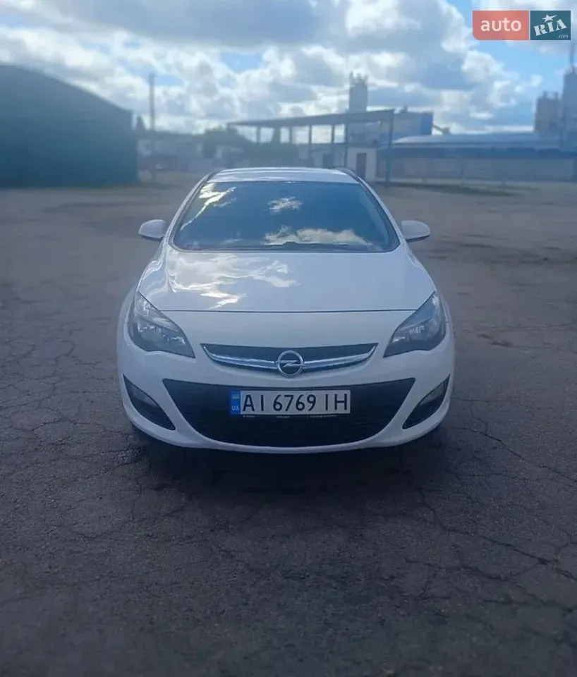 Opel Astra 2014 photo 2