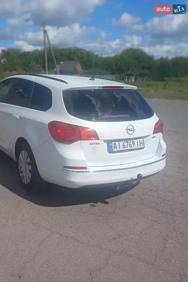 Opel Astra 2014 photo 5