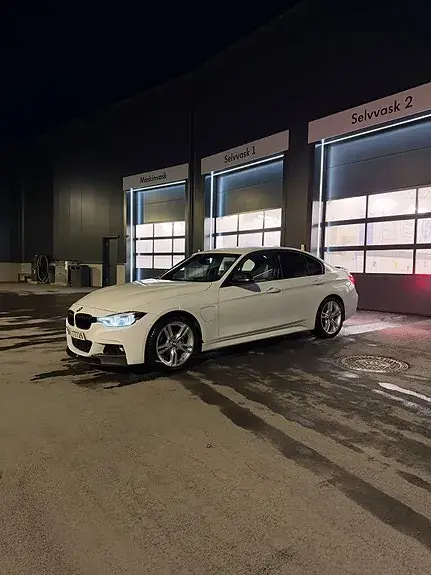 BMW 330E