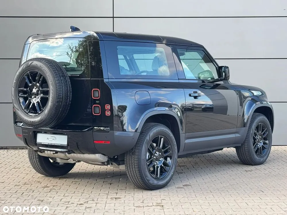 Land Rover Defender 2026 photo 4
