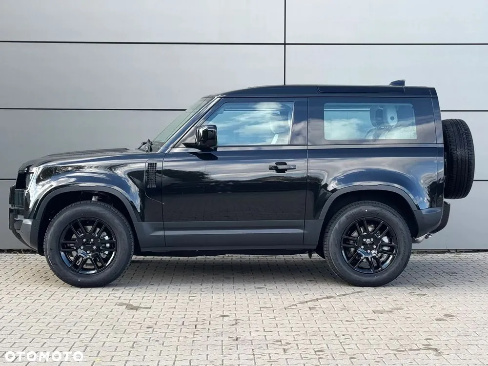 Land Rover Defender 2026 photo 3