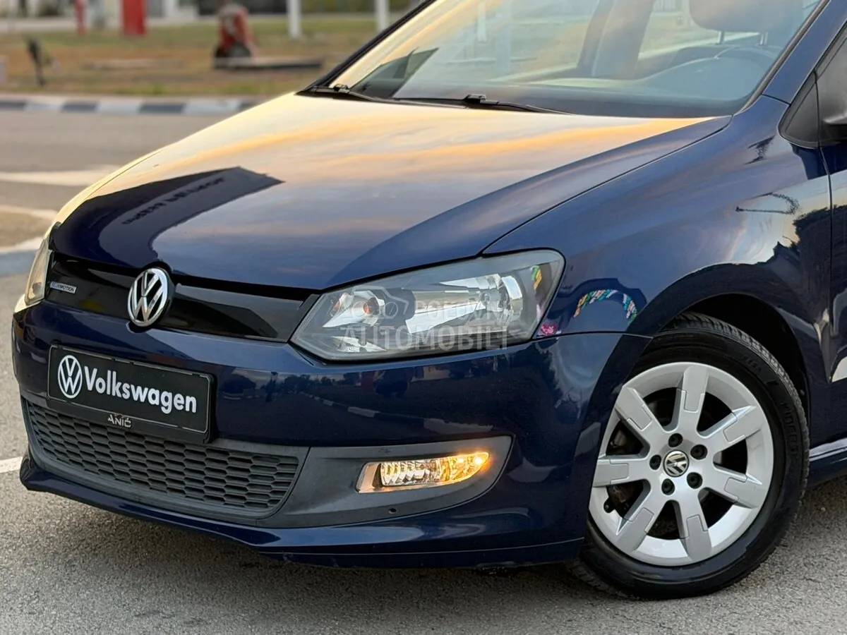 Volkswagen Polo 2010 photo 2