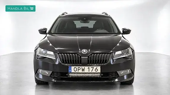 Skoda Superb 2018 photo 2