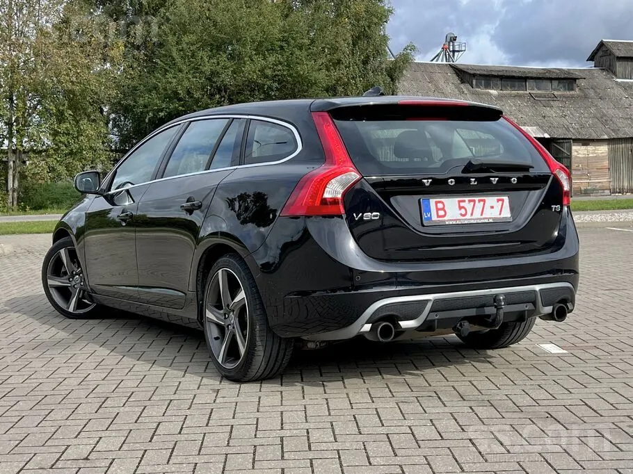 Volvo V60 2012 photo 2