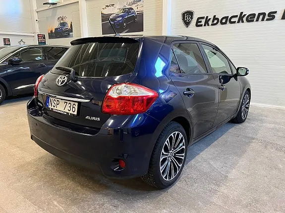 Toyota Auris 2010 photo 4