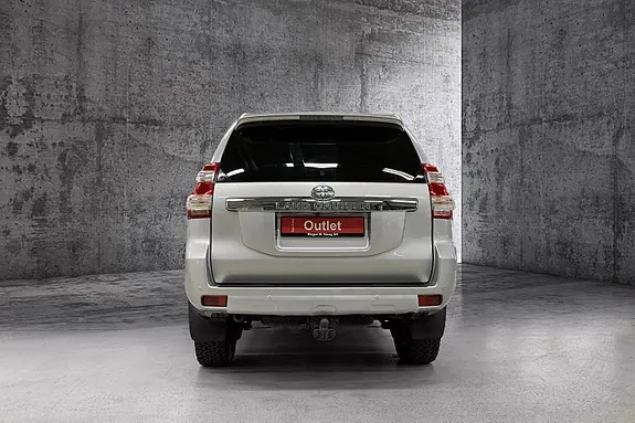 Toyota Land Cruiser 2016 photo 3