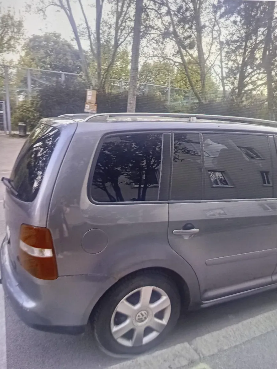 Volkswagen Touran 2005 photo 3