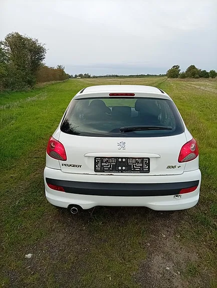 Peugeot 206 2012 photo 4
