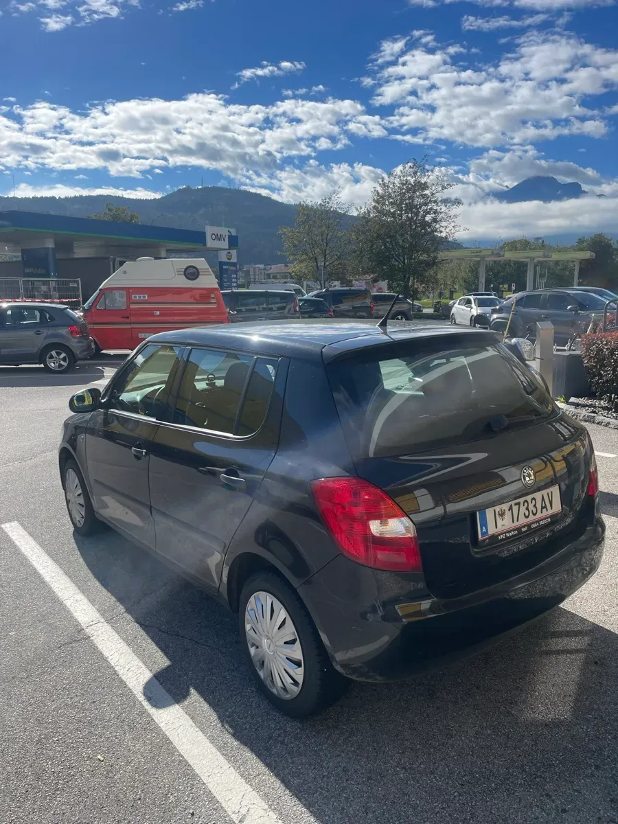 Skoda Fabia 2009 photo 3