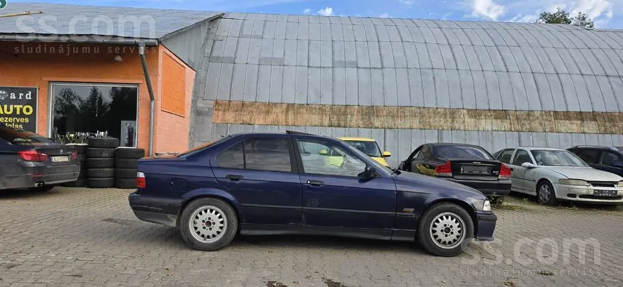 BMW 318 1995 photo 2