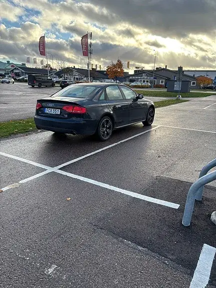 Audi A4 2011 photo 3