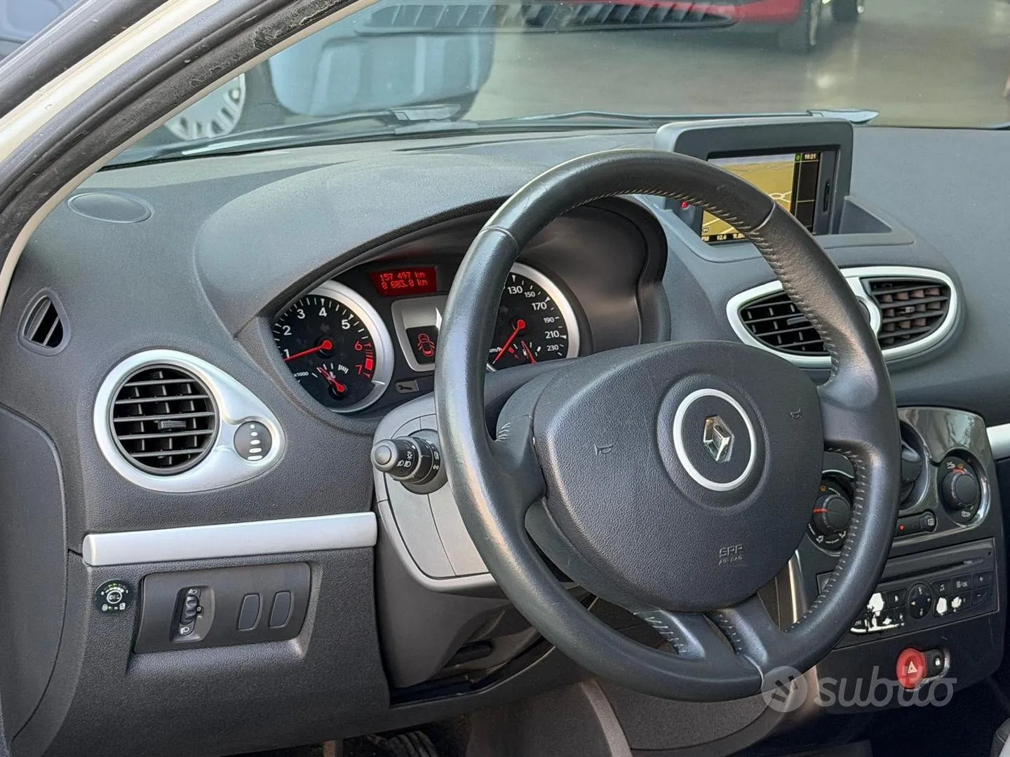 Renault Clio 2011 photo 5